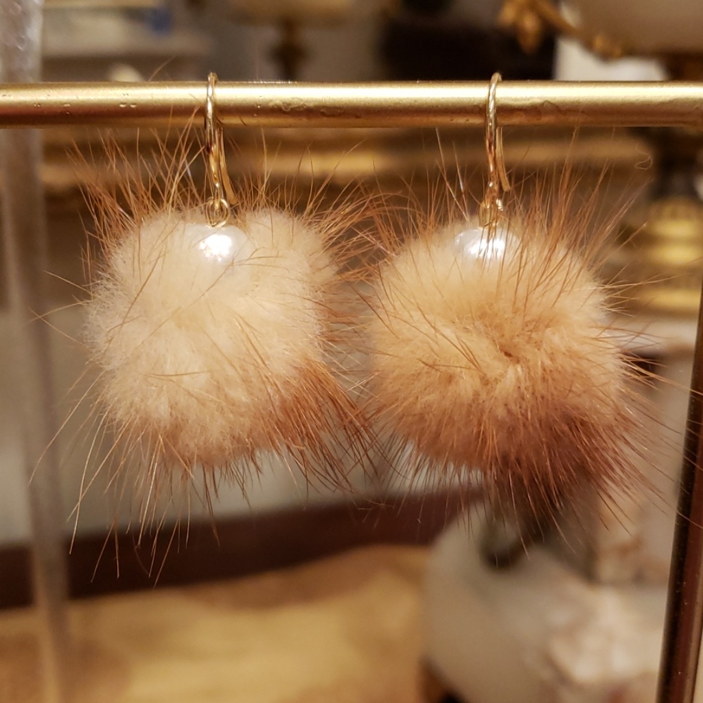 Fox Fur Ball Earrings With Faux Pearl - Nwt 30$